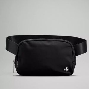 NWT lululemon belt fanny pack